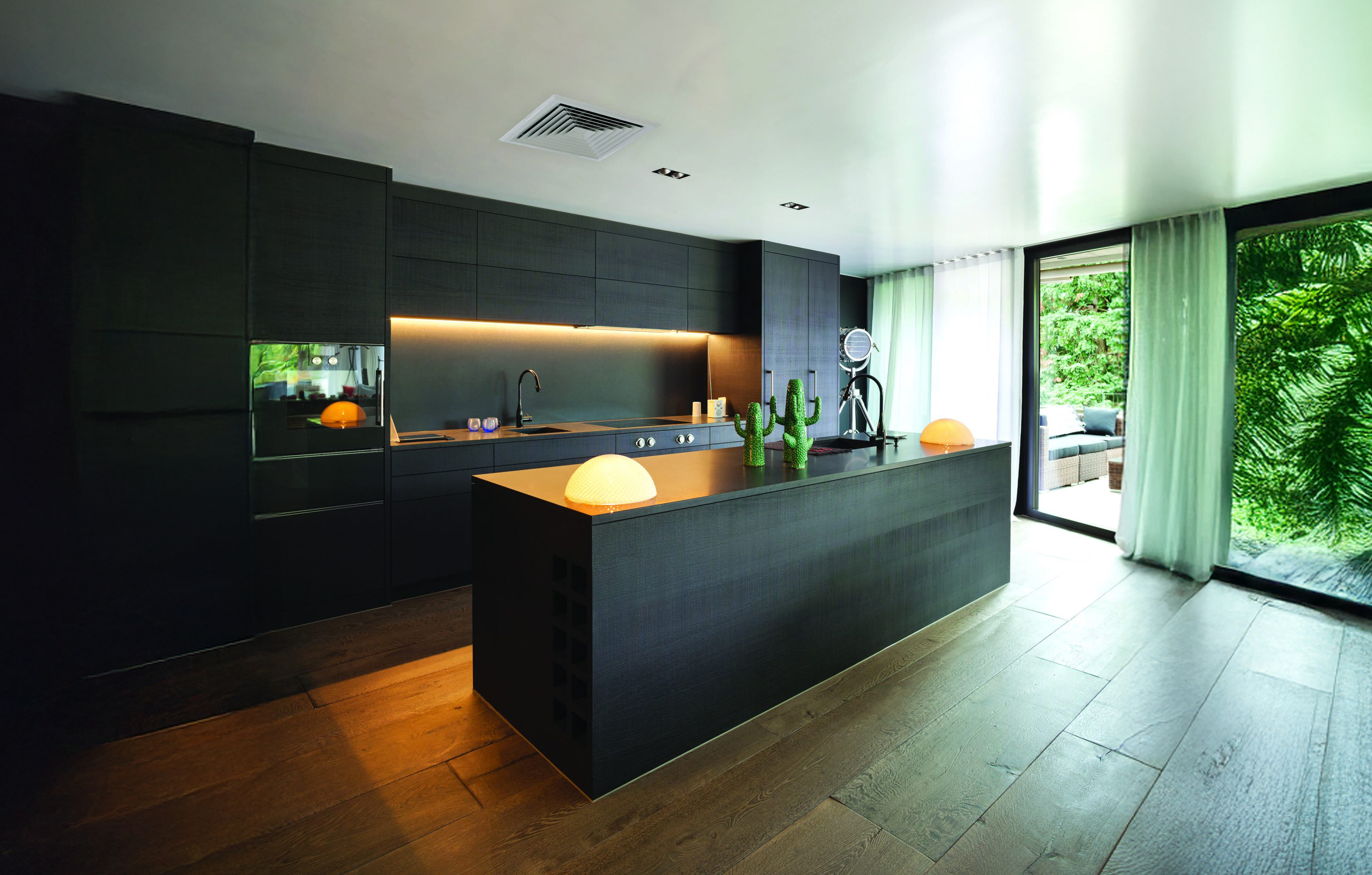 Rinnai Ducted Air Conditioner (lifestyle - kitchen black)