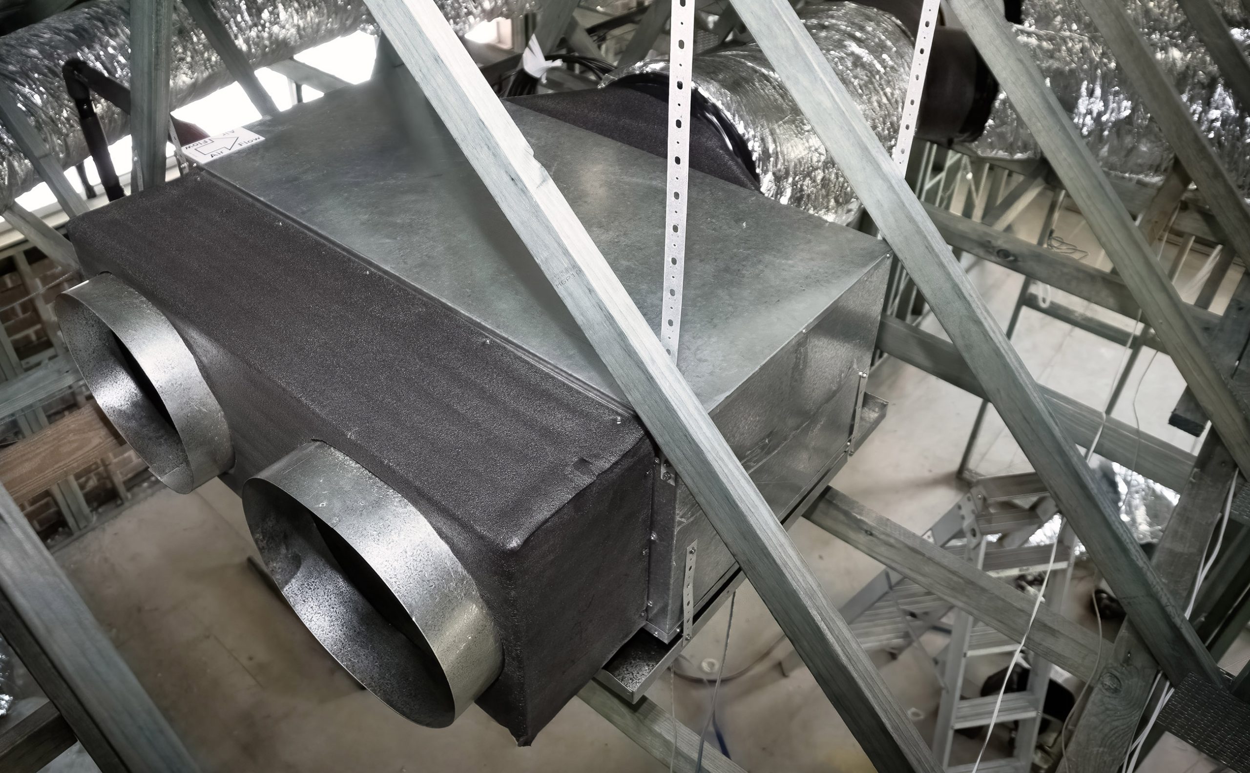 Rinnai Ducted Reverse Cycle Air Conditioner (roof fan coil unit - top)