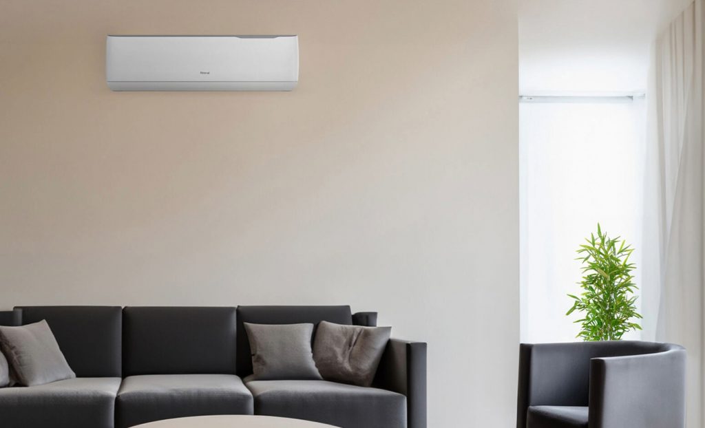 Rinnai T Series Reverse Cycle Split System (lifestyle - living room)