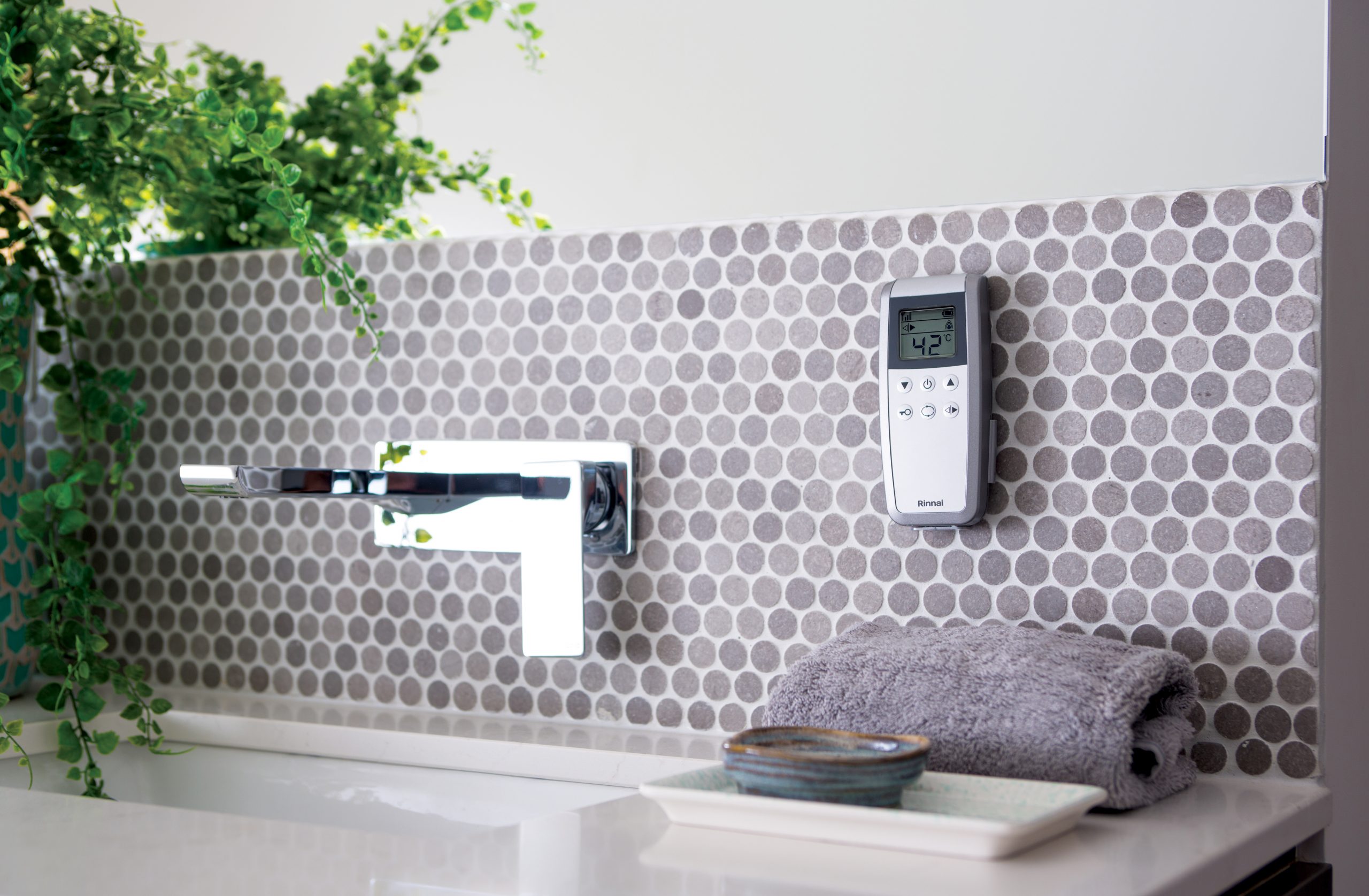 Rinnai Wireless Hot Water Controller (lifestyle - sink)