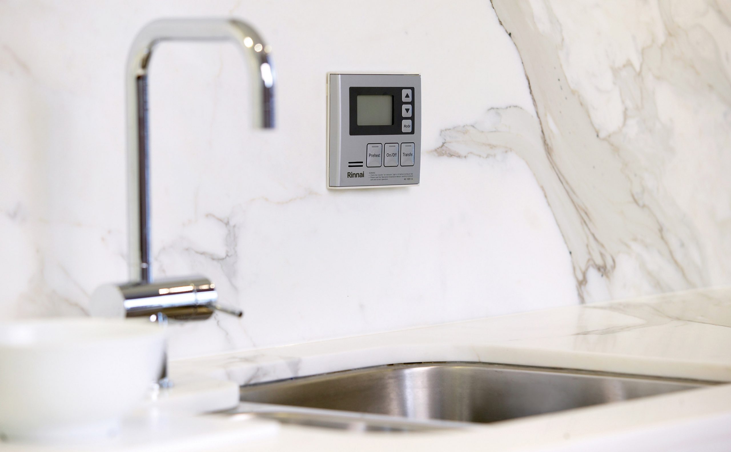 Rinnai Deluxe Kitchen Hot Water Controller (lifestyle)
