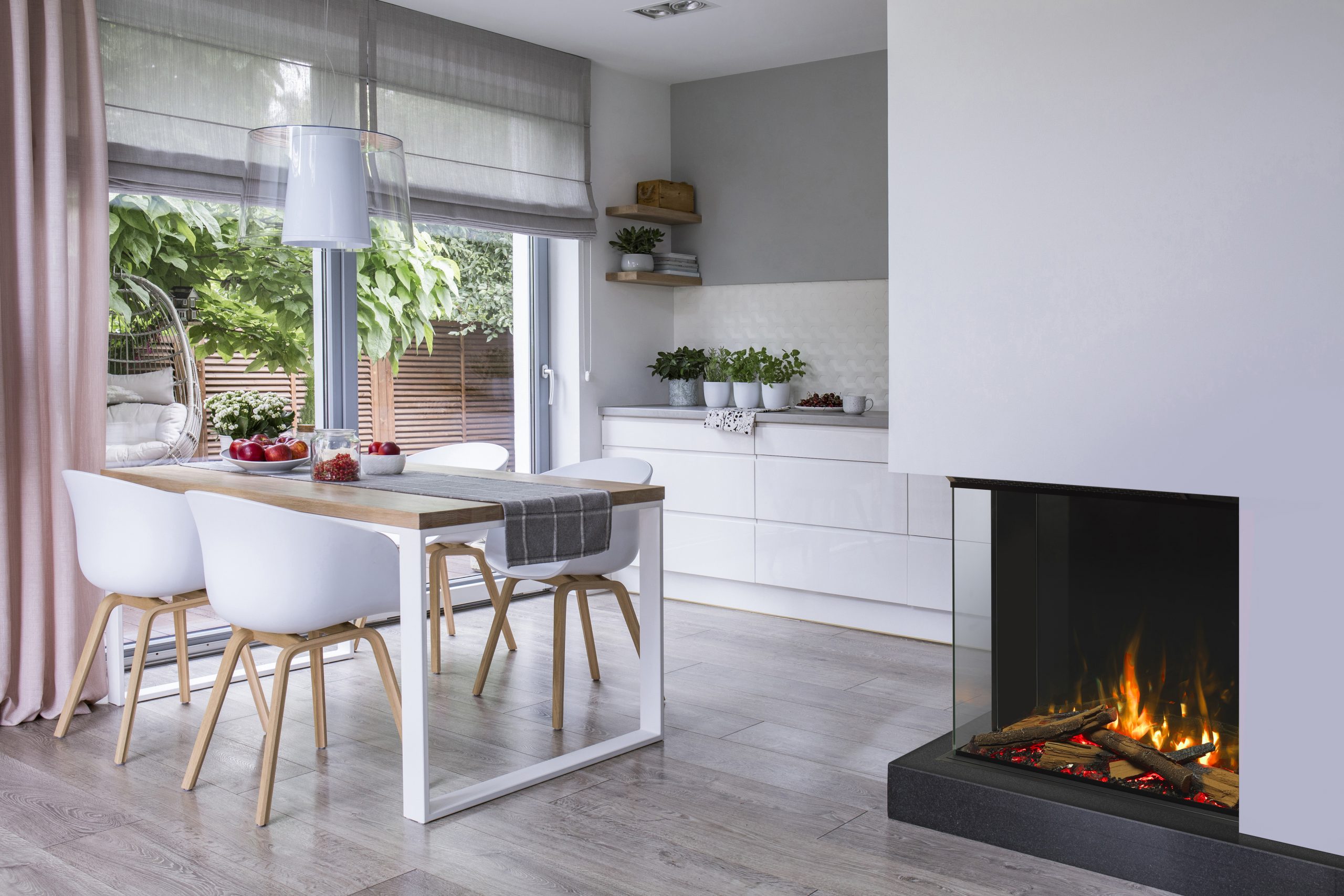 Rinnai ES 750 Electric Fire (lifestyle - kitchen)