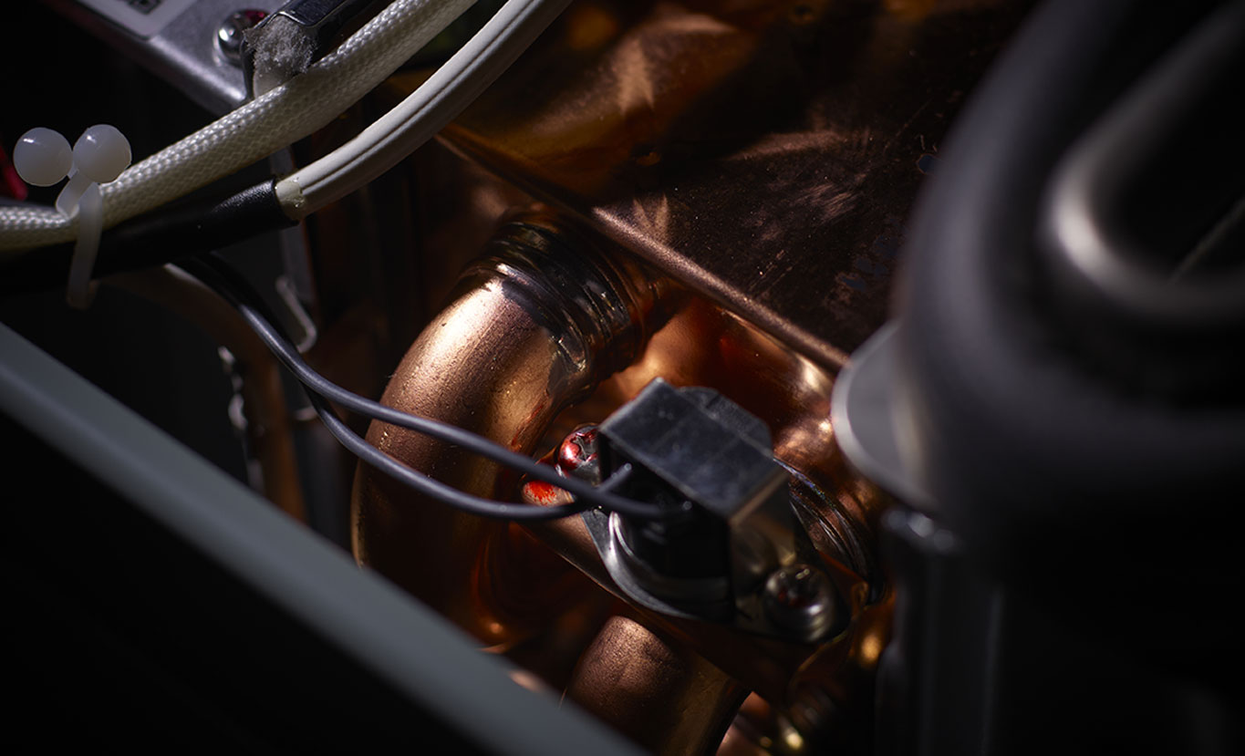 Rinnai Infinity B Gas Continuous Flow Hot Water (interior - pipes close up)